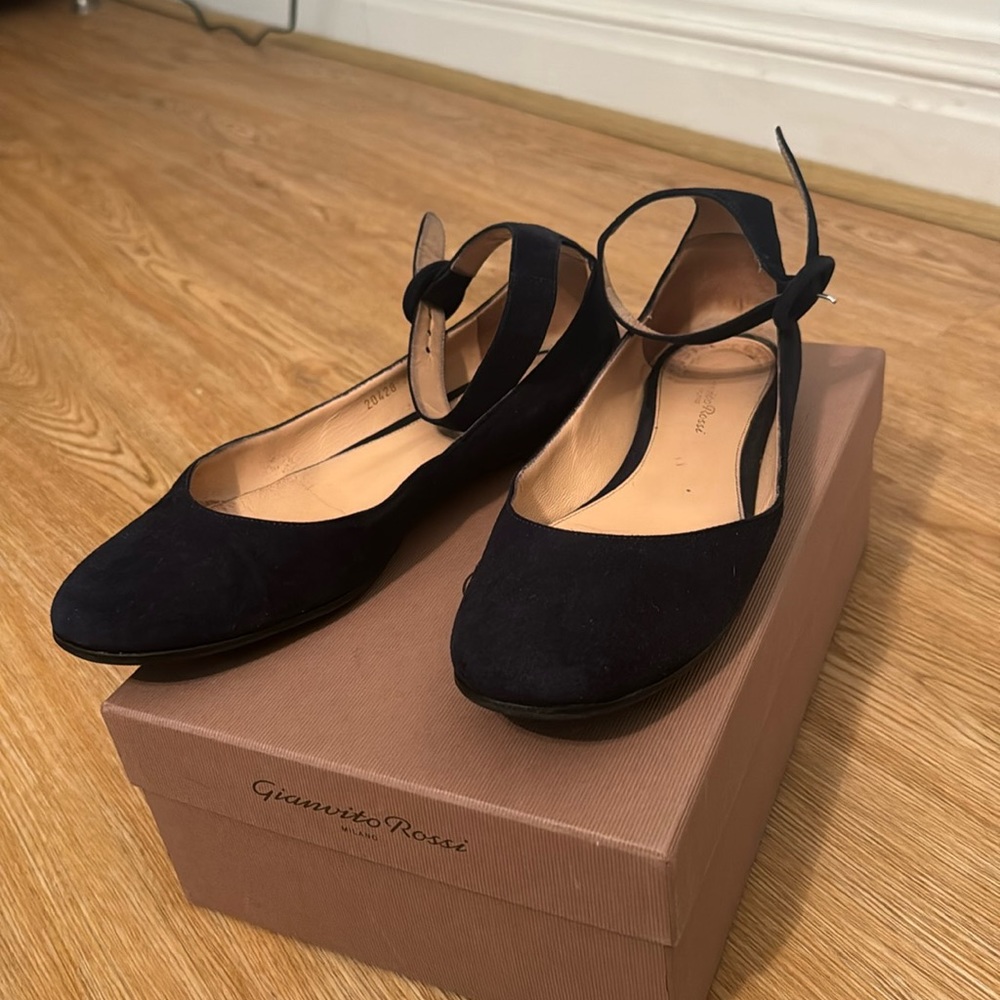 GIANVITO ROSSI SUEDE NAVY BLUE FLAT CLOSED TOE MARYJANE SHOES 39.5